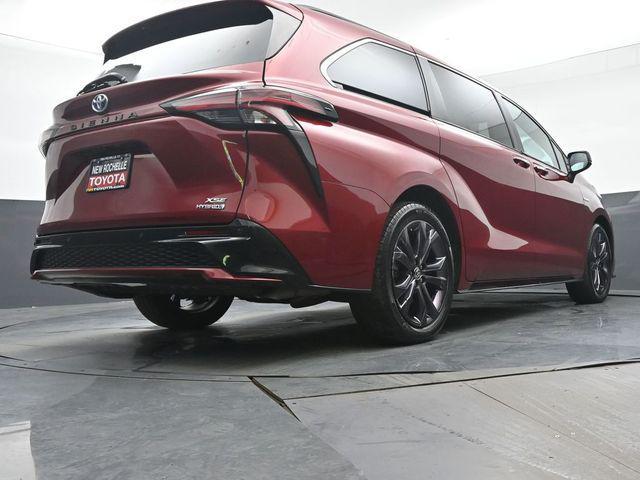 Photo of 2021 Ruby Flare Pearl Toyota Sienna