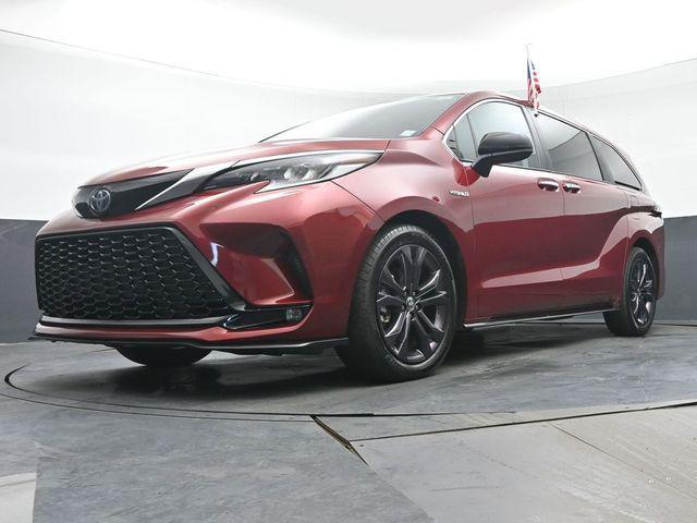 Photo of 2021 Ruby Flare Pearl Toyota Sienna