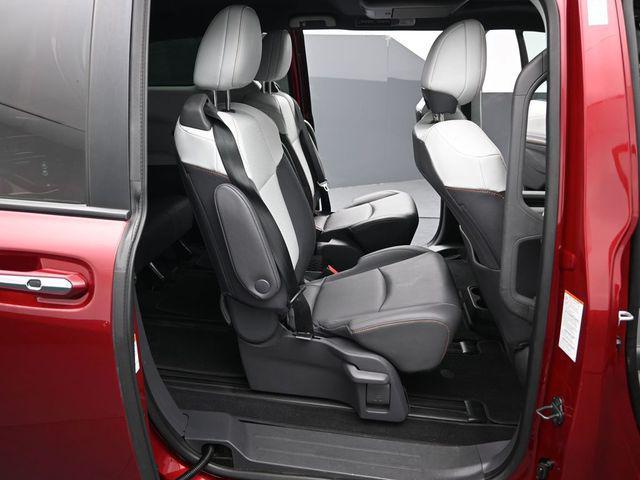 Photo of 2021 Ruby Flare Pearl Toyota Sienna