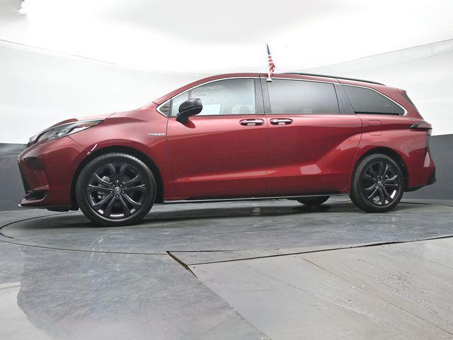 Photo of 2021 Ruby Flare Pearl Toyota Sienna