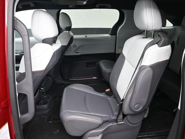 Photo of 2021 Ruby Flare Pearl Toyota Sienna