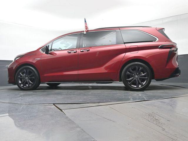 Photo of 2021 Ruby Flare Pearl Toyota Sienna