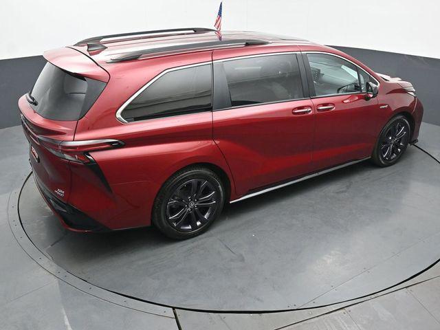 Photo of 2021 Ruby Flare Pearl Toyota Sienna
