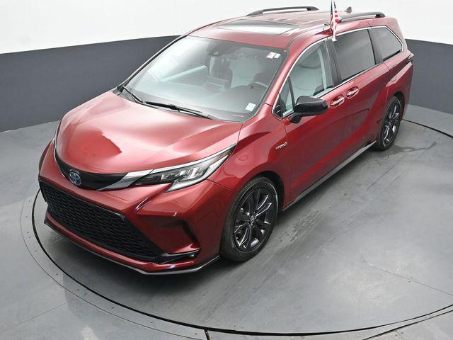 Photo of 2021 Ruby Flare Pearl Toyota Sienna