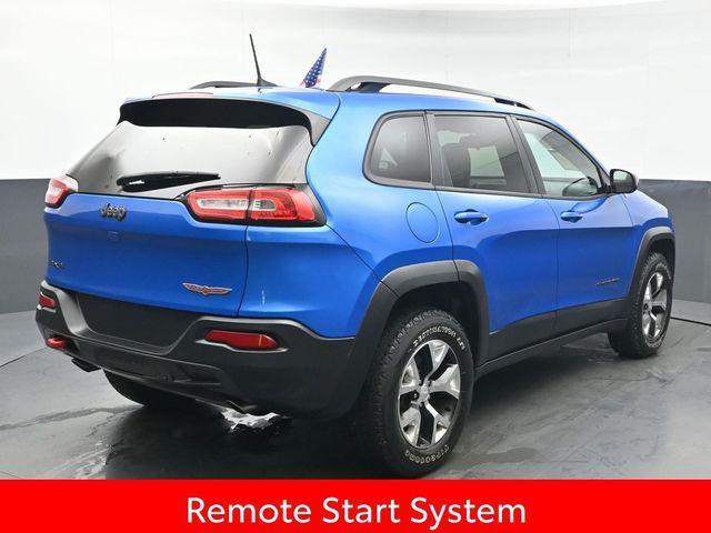 Photo of 2017 Hydro Blue Pearlcoat Jeep Cherokee