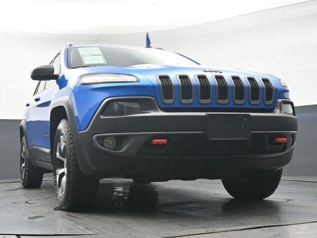 Photo of 2017 Hydro Blue Pearlcoat Jeep Cherokee