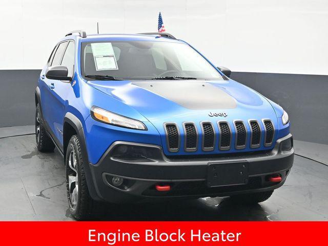 Photo of 2017 Hydro Blue Pearlcoat Jeep Cherokee