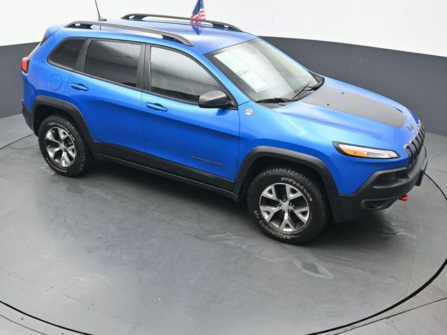 Photo of 2017 Hydro Blue Pearlcoat Jeep Cherokee