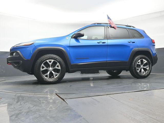Photo of 2017 Hydro Blue Pearlcoat Jeep Cherokee