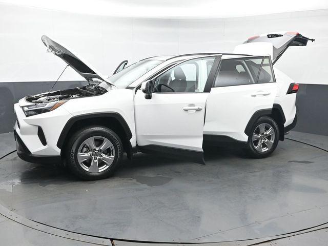 Photo of 2023 Ice Cap Toyota RAV4