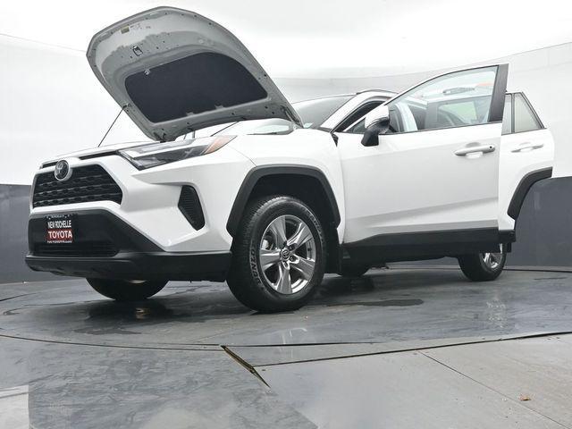 Photo of 2023 Ice Cap Toyota RAV4