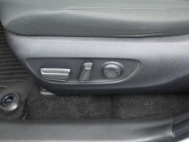 Photo of 2023 Ice Cap Toyota RAV4