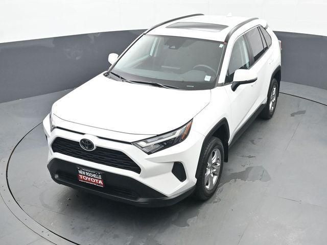Photo of 2023 Ice Cap Toyota RAV4