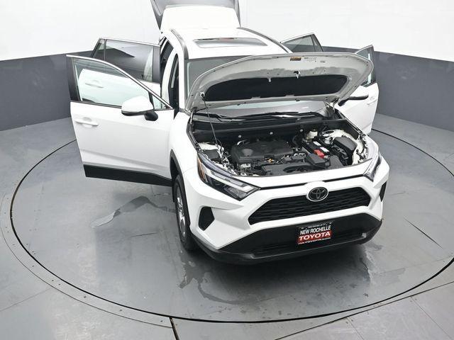Photo of 2023 Ice Cap Toyota RAV4