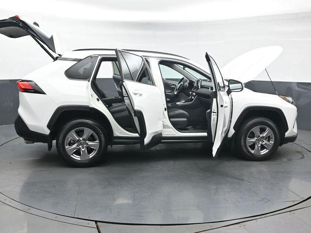 Photo of 2023 Ice Cap Toyota RAV4