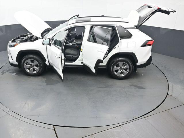 Photo of 2023 Ice Cap Toyota RAV4