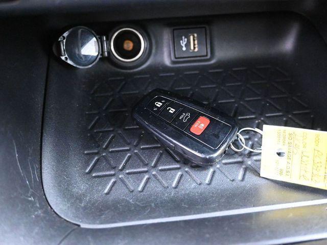 Photo of 2023 Ice Cap Toyota RAV4