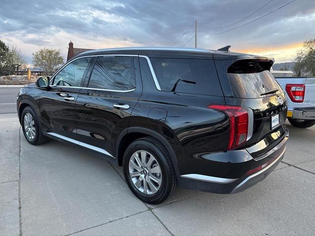 Photo of 2024 Abyss Black Pearl Hyundai PALISADE