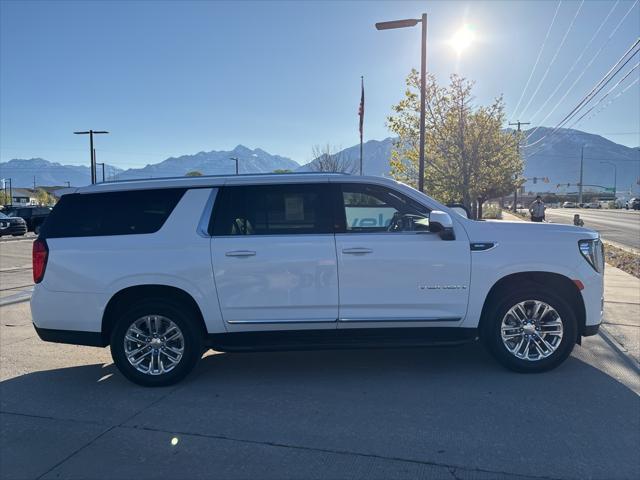 Photo of 2023 Summit White GMC Yukon XL