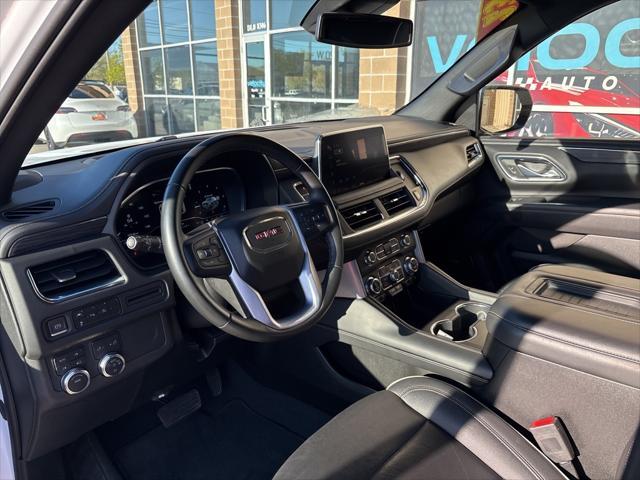 Photo of 2023 Summit White GMC Yukon XL