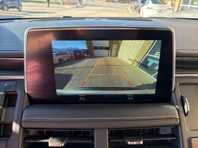 Photo of 2023 Summit White GMC Yukon XL