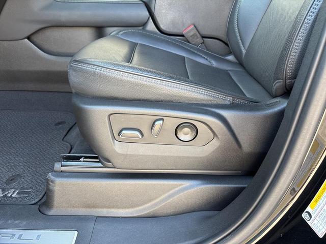 Photo of 2023 Onyx Black GMC Yukon XL