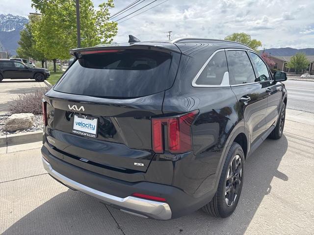 Photo of 2024 Ebony Black Kia Sorento