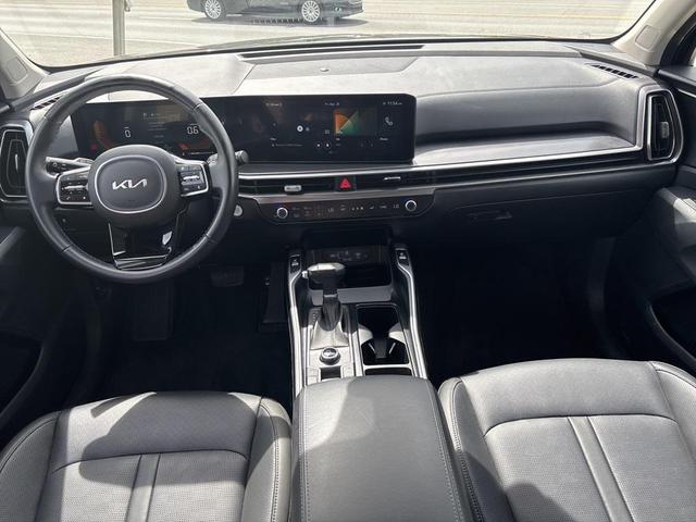 Photo of 2024 Ebony Black Kia Sorento