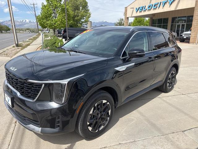 Photo of 2024 Ebony Black Kia Sorento