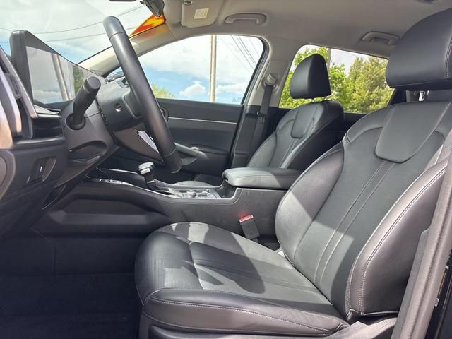 Photo of 2024 Ebony Black Kia Sorento