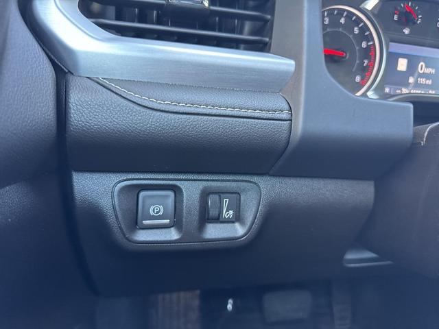 Photo of 2023 Summit White GMC Acadia