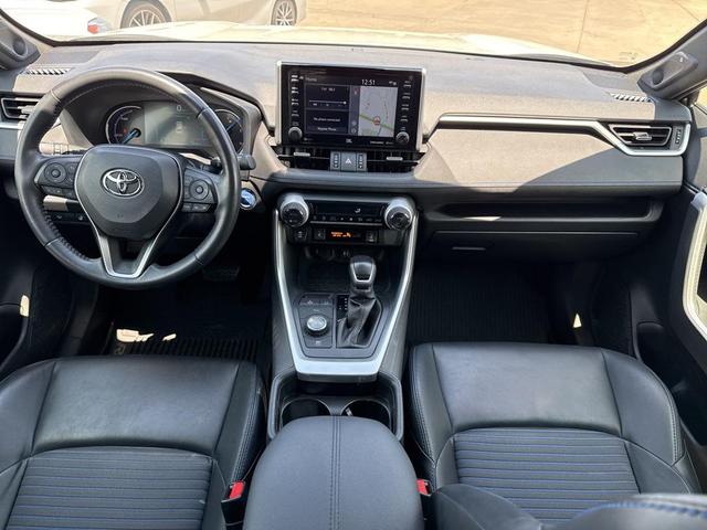 Photo of 2019 White Toyota RAV4 Hybrid