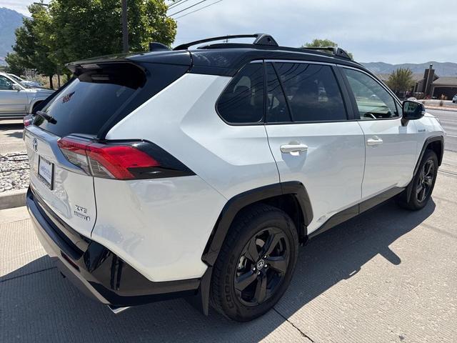 Photo of 2019 White Toyota RAV4 Hybrid