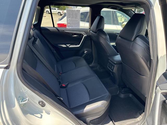 Photo of 2019 White Toyota RAV4 Hybrid