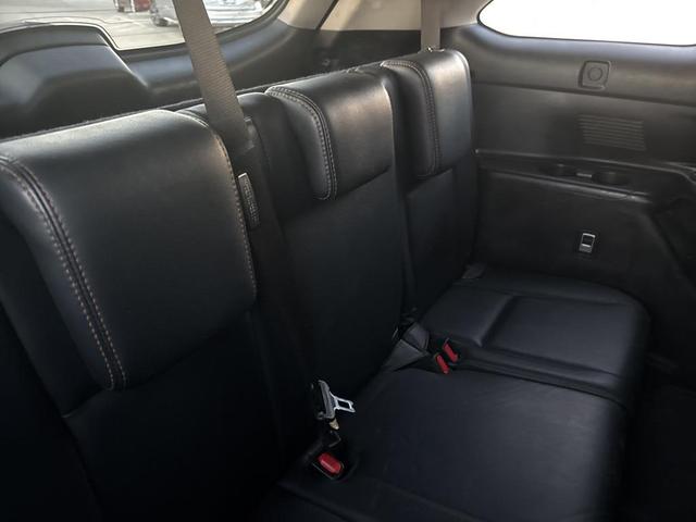 Photo of 2016 Silver Sky Metallic Toyota Highlander