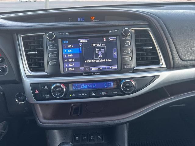 Photo of 2016 Silver Sky Metallic Toyota Highlander