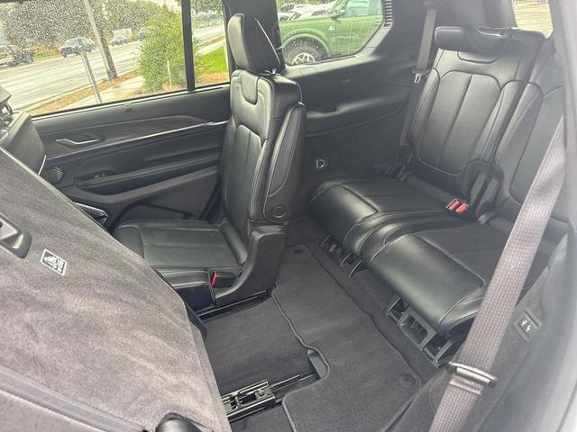 Photo of 2021 Bright White Clearcoat Jeep Grand Cherokee L