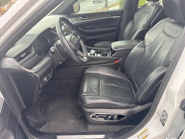 Photo of 2021 Bright White Clearcoat Jeep Grand Cherokee L