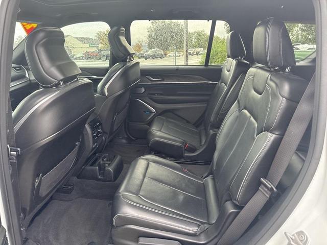 Photo of 2021 Bright White Clearcoat Jeep Grand Cherokee L