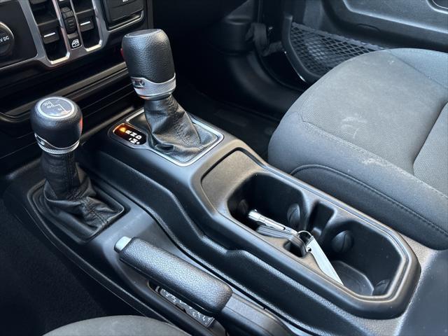 Photo of 2023 Black Clearcoat Jeep Gladiator