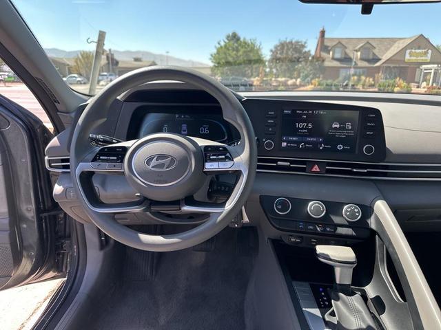 Photo of 2024 Ecotronic Gray Hyundai ELANTRA