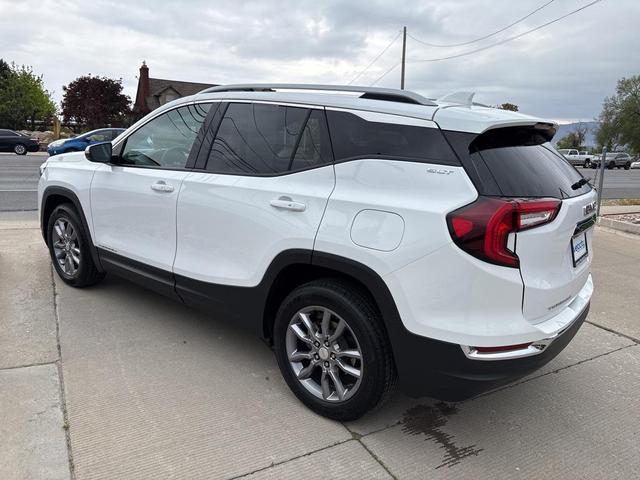 Photo of 2024 Summit White GMC Terrain