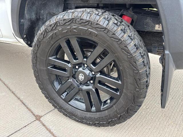 Photo of 2019 Super White Toyota Tacoma