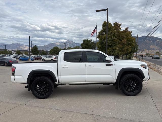Photo of 2019 Super White Toyota Tacoma