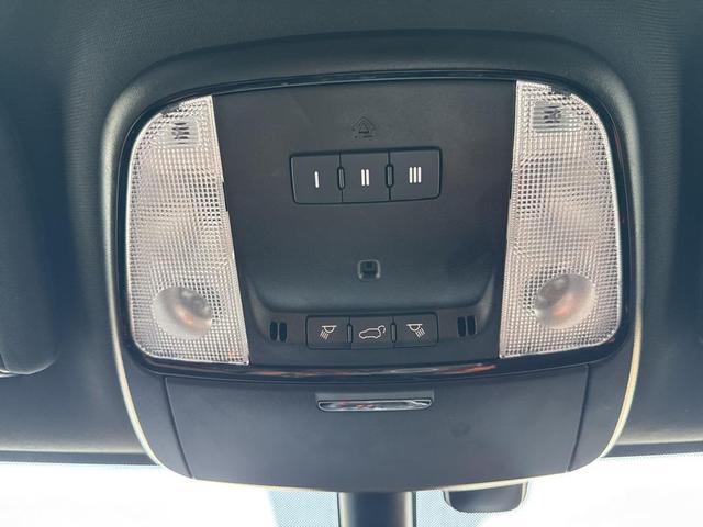 Photo of 2023 Octane Red Pearlcoat Dodge Durango