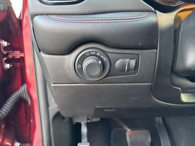 Photo of 2023 Octane Red Pearlcoat Dodge Durango
