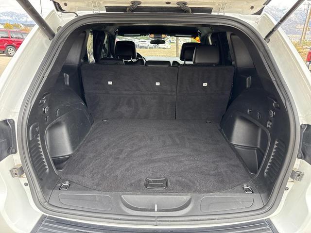 Photo of 2021 Bright White Clearcoat Jeep Grand Cherokee