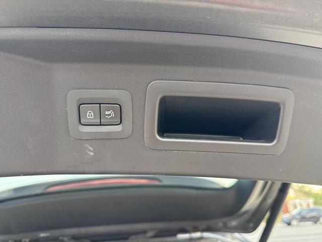 Photo of 2024 Machine Gray Metallic Mazda CX-90