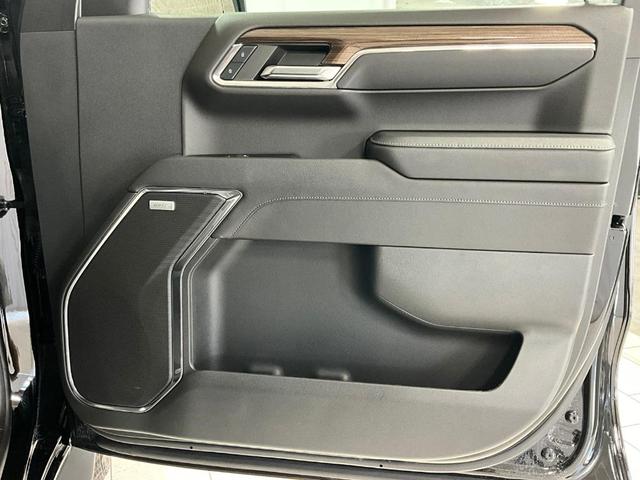 Photo of 2024 Black Chevrolet Silverado 1500