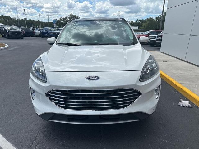Photo of 2021 Star White Metallic Tri-Coat Ford Escape